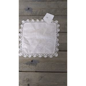 vintage doily. 1940s handkerchief lace edge border